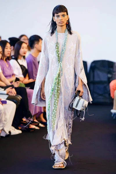 Look 28